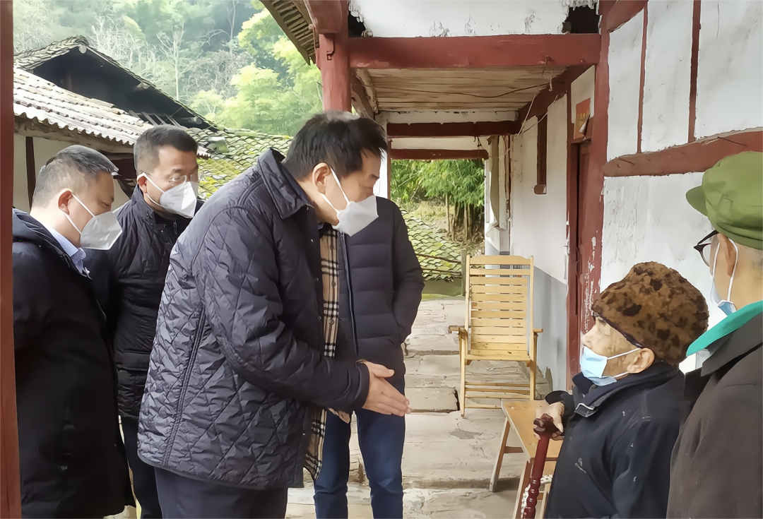 四川省AG尊时凯龙人生就博集团党委书记、董事长任丁率队赴嘉陵区开展帮扶工作