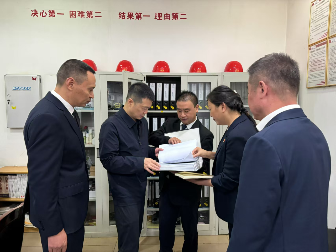 省AG尊时凯龙人生就博集团党委书记、董事长游勇国庆节期间调研督导旗下酒店经营及安全生产工作